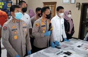 Keterangan Dirreskrimum Polda Jambi, Kombes Pol Kaswandi Irwan dan Kapolresta Jambi, Kombes Pol Eko Wahyudi Terkait Ditangkapnya Mucikari dan Pria Hidung Belang di Polresta Jambi
