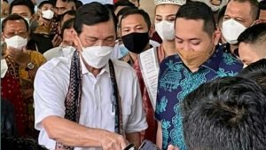 Wakil Ketua DPRD Provinsi Jambi Pinto Jayanegara, dampingi kunjungan Menteri Kordinator Bidang Kemaritiman dan Investasi Luhut Binsar Panjaitan. (foto: tami)