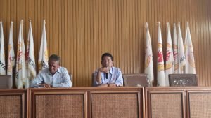 Wakil Ketua Umum II KONI Provinsi Jambi saat konferensi Pers (foto: deni)