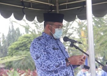 Sekda saat memimpin langsung Apel Peningkatan Nasionalisme dan Kedisiplinan ASN Lingkup Pemerintah Provinsi Jambi
