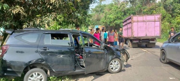 minibus Daihatsu Sigra BH 1297 FP berisi 7 orang ini mengakibatkan 4 korban jiwa meninggal dunia dan 3 luka-luka.