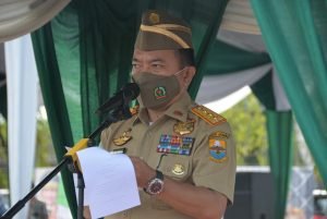 Al Haris saat menjadi inspektur upacara pada Apel Bulan Keselamatan dan Kesehatan Kerja (K3) Tingkat Provinsi Jambi Tahun 2022. (foto: Novriansah)