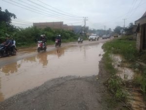 kondisi jalan Provinsi yang berada di Kecamatan Sungai Gelam