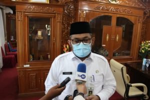 Sekda Provinsi Jambi, Sudirman, usai mengikuti pertemuan Laporan Transparansi dan Akuntabilitas Bank Indonesia Tahun 2021 secara Virtual (foto: Agus Supriyanto/Kominfo)