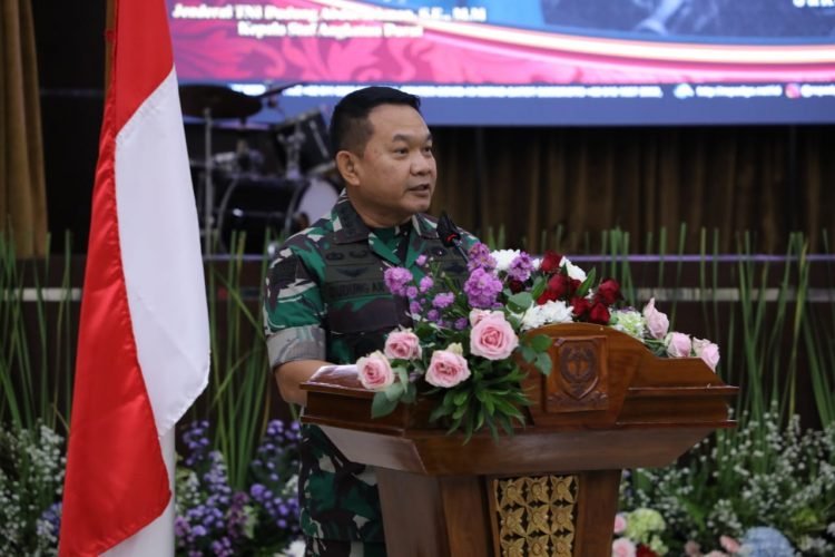 Jenderal TNI Dudung Abdurachman, S.E., M.M., saat menyampaikan sambutan (foto: ist)