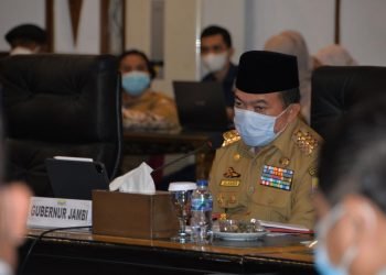 Gubernur Jambi, Dr.H.Al Haris,S.Sos.,M.H., saat menyampaikan, Pemerintah Provinsi Jambi akan membangun pos pemantauan operasional truk batu bara secara permanen di Kabupat
(foto: Novriansah)