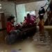 Seorang Ibu Rumah Tangga Terjebak Banjir Dirumah dan Tim SAR Gabungan Bungo Langsung Evaluasi ke Pengungsian