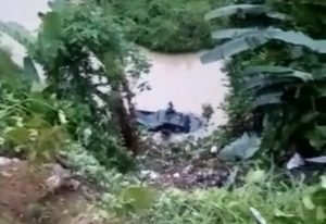 Toyota Hilux BM 8432 QB Masuk Jurang di Jalan Lintas Bangko-Kerinci Km.40  Sungai Ketapong, Desa Muara Panco Timur, Kecamatan Renah Pembarap, Kabupaten Merangin. Provinsi Jambi, Akibat Peristiwa ini, Dua Supir dan Kernet Luka-Luka