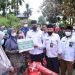 Wakil Walikota Jambi, Maulana serahkan Bantuan korban kebakaran, di RT 13 Kelurahan Payo Lebar, Jelutung,Foto: ma