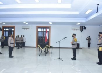 Kapolda Pimpin Upacara Setijab Dua Kapolres dan Dirreskrimsus Polda Jambi (foto; dok humas polda, jambi)