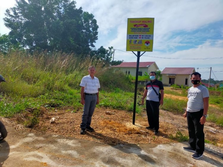 Polres Muaro Jambi saat Turun langsung di Perumahan Mendalo Residence, Kecamatan Jambi Luar Kota (Jaluko) (foto: PMJ)