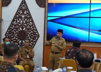 Gubernur Jambi Al Haris terus berupaya meningkatkan investasi di Provinsi Jambi dengan meyakinkan para pengusaha untuk terus berinvestasi di Provinsi Jambi (Foto: Patra)