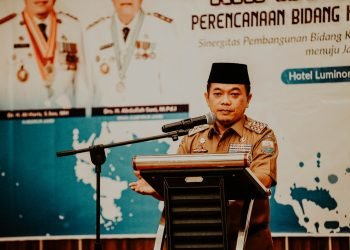 Al Haris saat menginstruksikan kepada Dinas Kebudayaan dan Pariwisata Provinsi Jambi untuk menciptakan gagasan yang lebih kreatif dan inovatif (foto: Harun dan Hori)