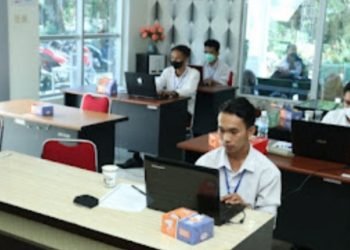 Ujian rekrutmen bidang programer Dinas Kominfo Tanjab Timur (foto:ist)