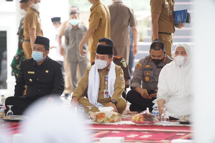 Gubernur Jambi Al Haris saat menyampaikan di acara keagamaan Isra Mikraj (foto: Novriansah dan Hori)