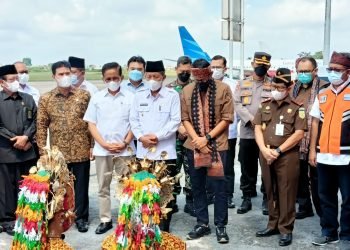 Irwasda Polda Jambi Kombes Pol R. Heru Prakoso saat menyambut kedatangan Menteri Pariwisata dan Ekonomi Kreatif RI,
