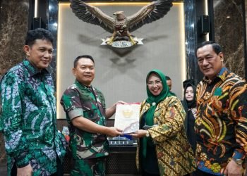 Kepala Staf Angkatan Darat (Kasad) Jenderal TNI Dudung Abdurachman, S.E.,M.M., menerima kunjungan silaturahmi dari Majelis Adat Kerajaan Nusantara (foto: ist)