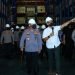 Kapolri Jenderal Listyo Sigit Prabowo saat meninjau langsung pabrik minyak goreng PT Mikie Oleo Nabati Industri Bekasi (foto: Dok Div Humas Polri)