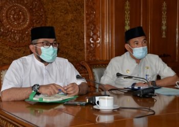 Sekda Ikuti Rakor Pengendalian Harga Pangan Secara Virtual (foto: Chi)