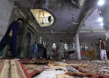 Bom bunuh diri di Masjid Pakistan (Foto: REUTERS/FAYAZ AZIZ)