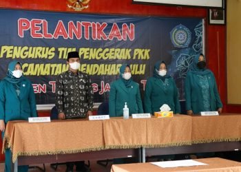 Wirdayanti dalam sambutannya pada saat menghadiri pelantikan pengurus PKK Kecamatan Mendahara Ulu (foto: Ist)