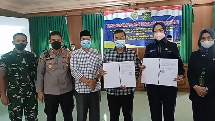 Ketua DPRD Hadiri Acara Penandatnganan MoU Nota Kesepahaman Pemkab dengan Kejari Tanjab Timur (Ga/adv)