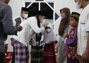 Ketua DPRD Provinsi Jambi Edi Purwanto saat Safari Ramadhan di Masjid Nurussa’adah (foto: Humas DPRD Provinsi)