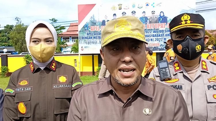 Sekda Sapril usai Pimpin Upacara Ops Ketupat 2022 di Mapolres Tanjab Timur (foto :Ist)