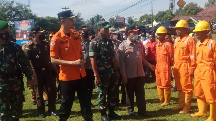 PJ Bupati Muaro Jambi saat mengecek kesiapan siaga karhutla (foto: ist)