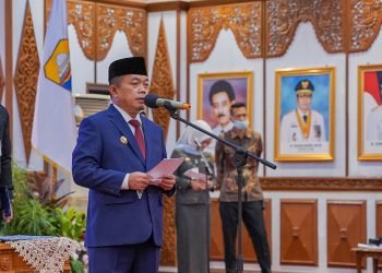 Gubernur Al Haris saat Tegaskan Pejabat Harus Tingkatkan Kinerja Perangkat Daerah (foto: Agus Supriyanto)