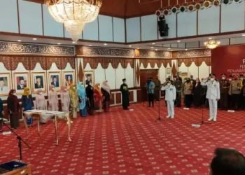 Momen saat Gubernur Jambi melantik 3 PJ Bupati (foto: ist)