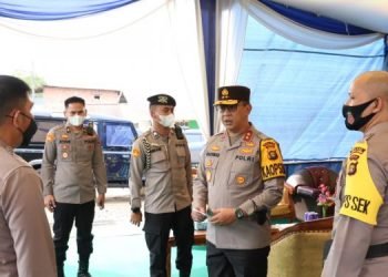 Kapolda Jambi saat Mengecek Langsung Arus Balik Lebaran 2022 di Pos Pam Tempino