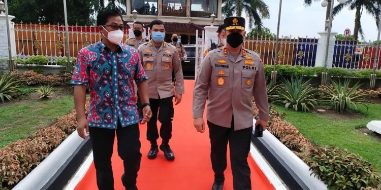 Kapolda Jambi saat Hadiri Acara Pelantikan 3 Penjabat Bupati (foto: ist)