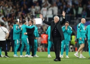 Carlo Ancelotti mengukir sejarah usai Real Madrid lolos ke final Liga Champions. (Foto: Getty Images/Gonzalo Arroyo Moreno)