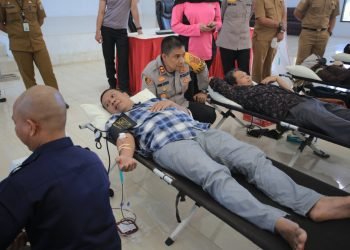 Bupati Tanjab Timur Ikut Donor Darah