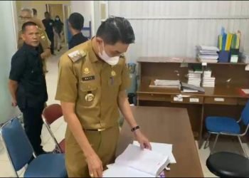PJ Bupati Kabupaten Muarojambi Bachyuni Deliansyah beserta rombongan saat inspeksi mendadak (Sidak) ke RSUD Ahmad Ripin (foto: ist)