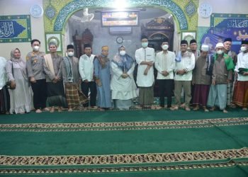 Masnah Busro saat safari Ramadhan di kelurahan pijoan (foto: ist)