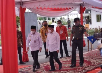 Gubernur Al Haris Saat mendampingi Wakil Presiden (foto: Harun, Hori)