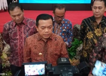 Gubernur Al Haris saat di wawancara awak media (foto: Ega)