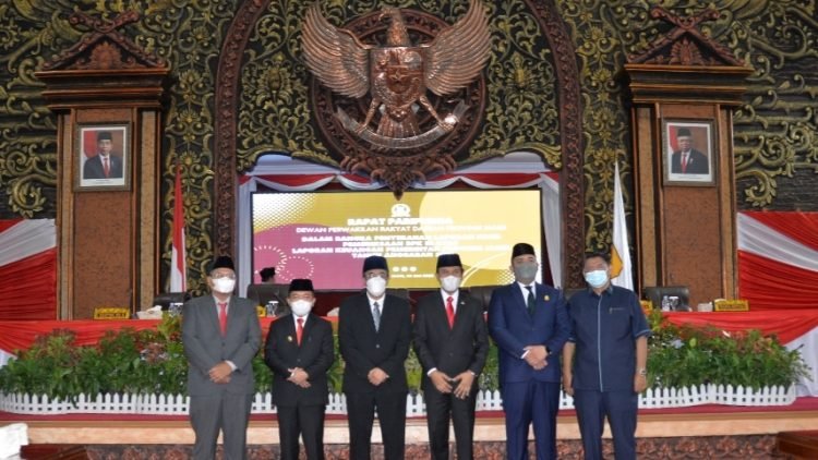Paripurna penyampaian laporan hasil pemeriksaan keuangan Pemprov Jambi oleh BPK RI (foto: ist)