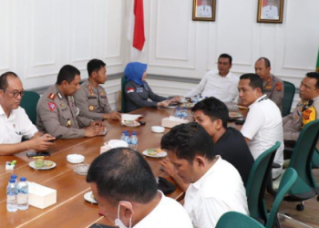 Kapolda Gelar Rapat Persoalan Angkutan Batubara Bersama Bupati dan Ketua DPRD Batanghari (foto: ISt)