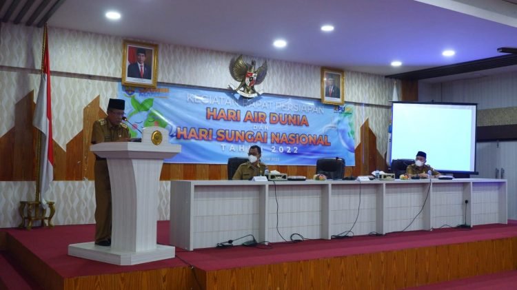 Wagub Jambi Drs. H. Abdullah Sani saat membuka Rapat dan Pemaparan Memperingati Hari Air Dunia dan Hari Sungai Nasional Tahun 2022 (foto: Ist)