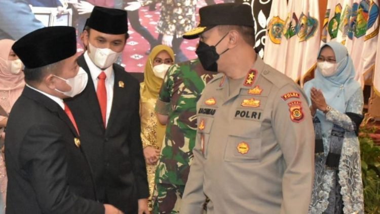 Edi Purwanto, Al Haris dan Kapolda Jambi saat pelantikan 3 Pj Bupati (foto: Ist)