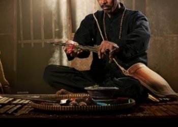 Cuci keris tradisi malam 1 Suro di masyarakat Jawa (Aps18)