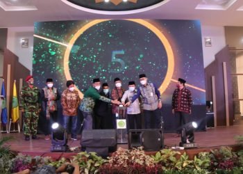 Gubernur Jambi Al Haris ( Agus Supriyanto)