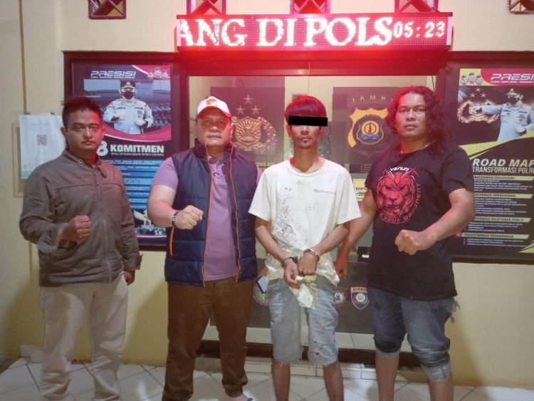 Pelaku pungli yang di amankan Unit Reskrim Polsek Kumpeh Ulu (foto: Humas PMJ)