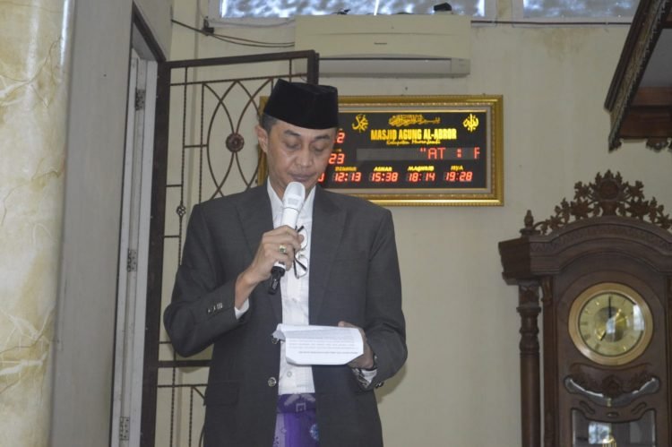 Pj Bupati Muaro Jambi Bachyuni Deliansyah saat mewarning ASN mengenai hari libur dihari raya idul Adha (foto: ist)