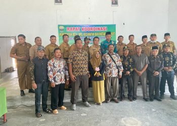 Ketua DPRD Muaro Jambi Yuli Setia Bakti langsung duduk bersama masyarakat bahar dan melakukan pertemuan dengan Forum Kades dan BPD Se-kecamatan Bahar Grup (foto: ist)