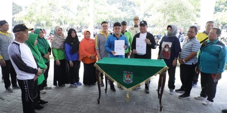 Bupati Asahan H. Surya pada acara Semarak Hari Ulang Tahun Pujakesuma ke-42 Tahun (foto: Silvi)