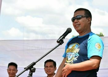 Bupati Tanjab Timur H. Romi Hariyanto, SE menghadiri lomba seni burung berkicau di komplek GOR Paduka Berhala (foto: Ist)